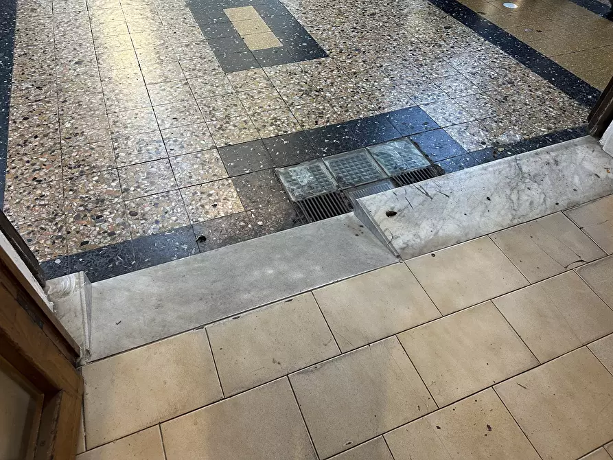 Immagine 6 di Locale commerciale in affitto  in Corso Giuseppe Garibaldi 12 a Chiavari