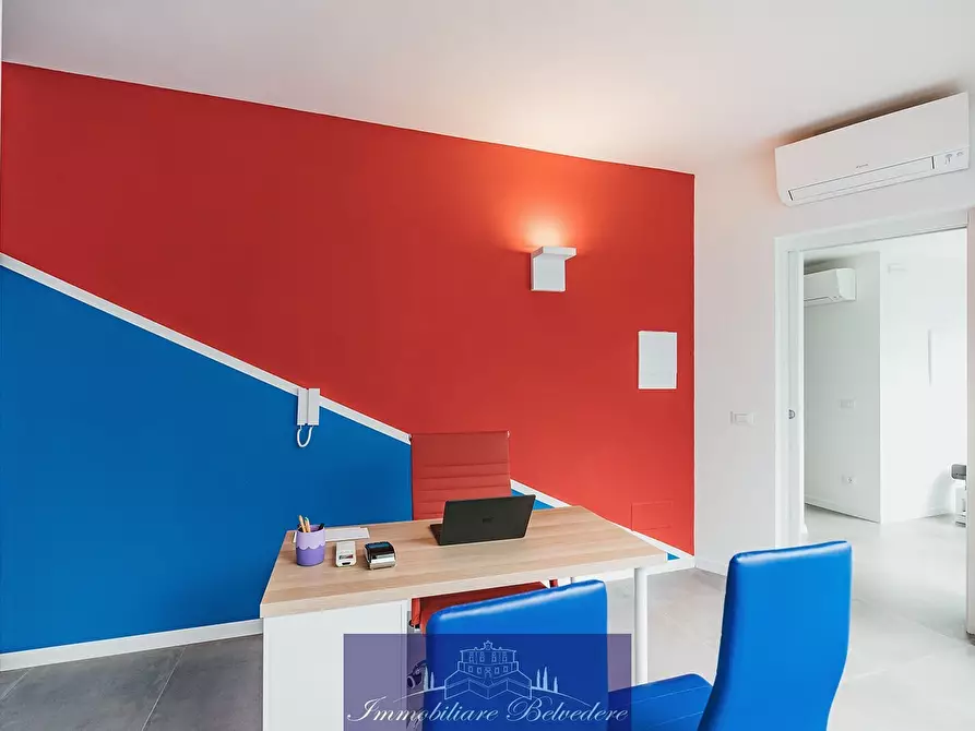 Immagine 1 di Locale commerciale in vendita  in Via Giambologna a Firenze