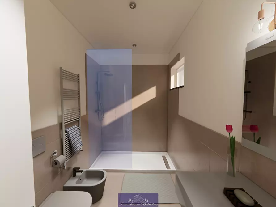 Immagine 9 di Quadrilocale in vendita  in Via Ugo Foscolo a Camaiore