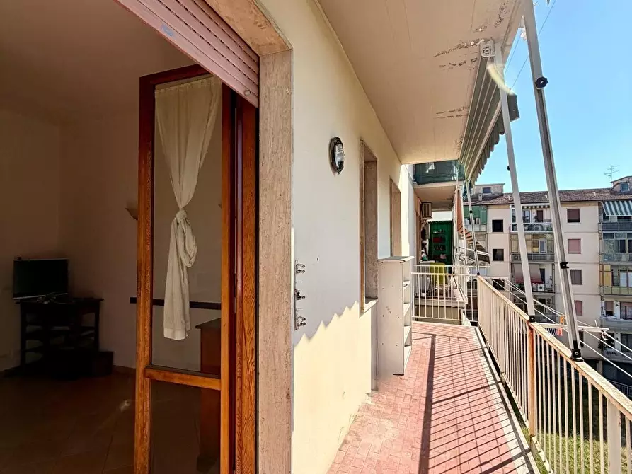 Immagine 15 di Quadrilocale in vendita  in Via Lunga a Firenze