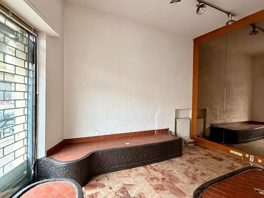 Immagine 5 di Locale commerciale in vendita  in Via Pier Capponi a Firenze