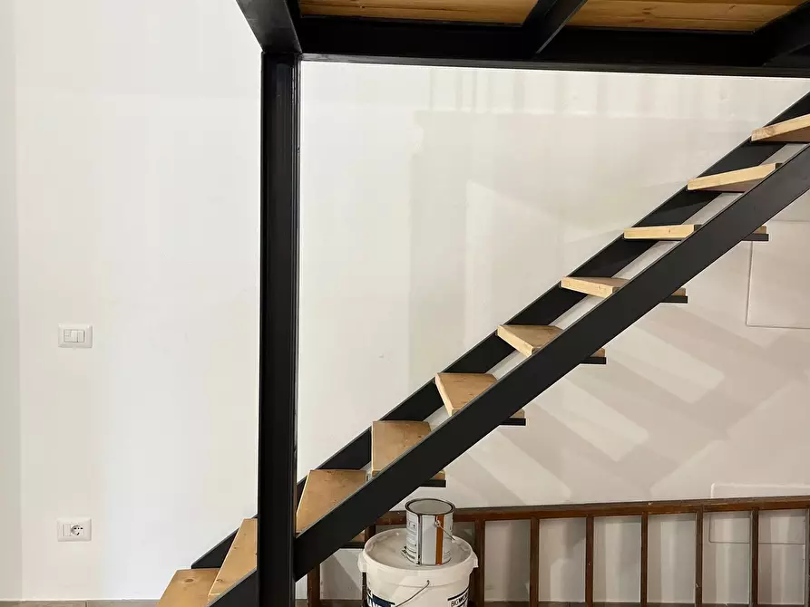 Immagine 15 di Laboratorio in affitto  in Via Baracca a Firenze