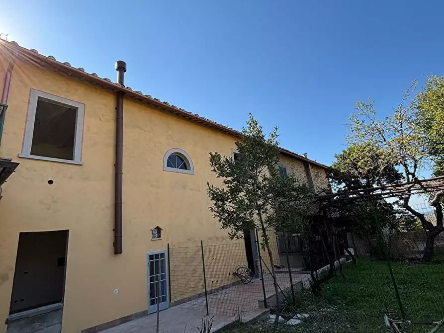 Immagine 10 di Trilocale in vendita  in Via di Mugnana a Greve In Chianti