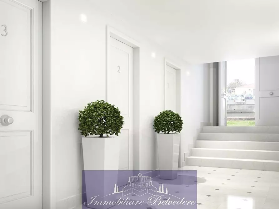 Immagine 10 di Appartamento in vendita  in Via Nazario Sauro a Camaiore