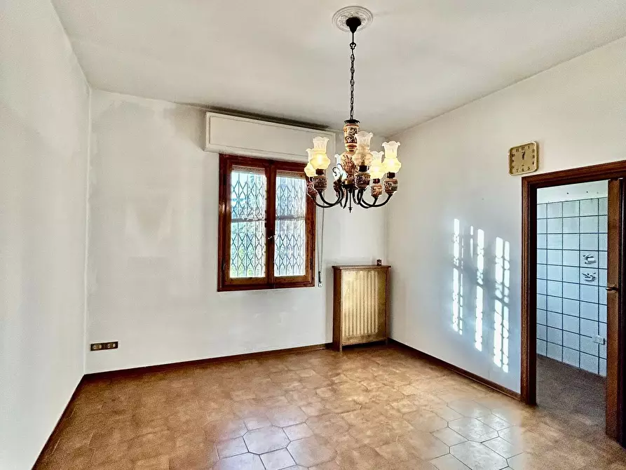 Immagine 15 di Trilocale in vendita  in Via San Francesco d' Assisi a Lastra A Signa