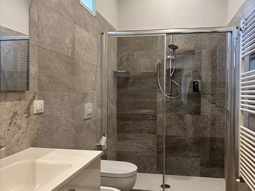 Immagine 13 di Bilocale in vendita  in Piazza Acciaiuoli a Firenze