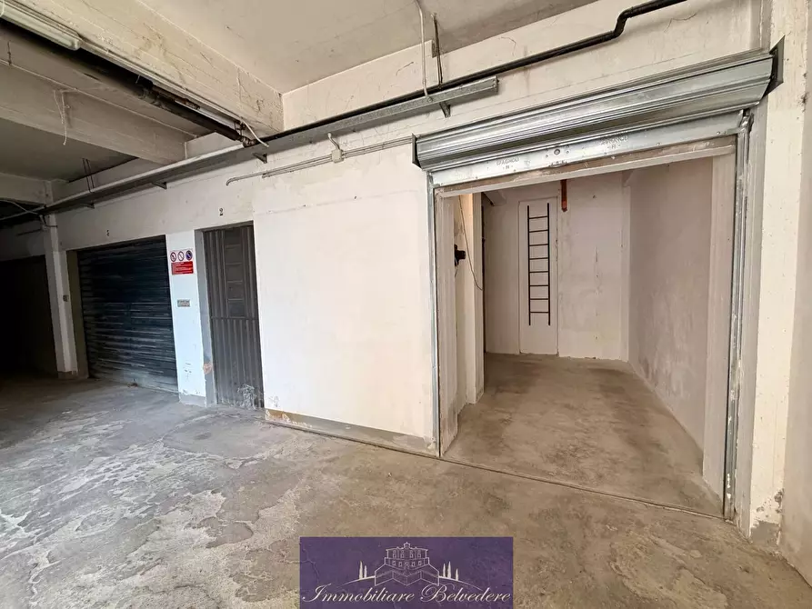 Immagine 2 di Garage in affitto  in Via Vincenzo Bellini a Firenze