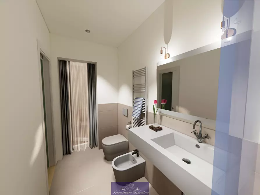 Immagine 12 di Quadrilocale in vendita  in Via Ugo Foscolo a Camaiore