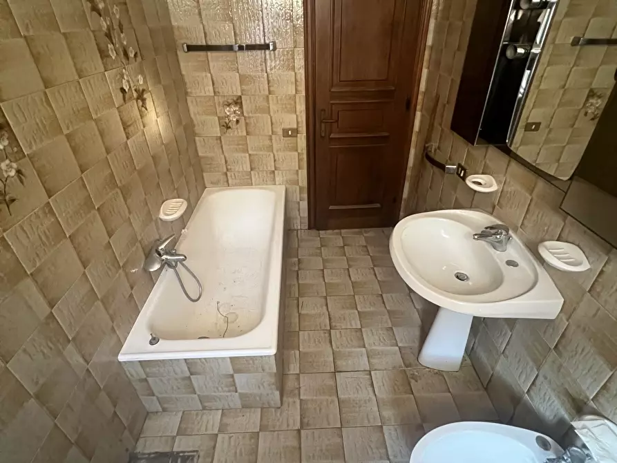 Immagine 30 di Quadrilocale in vendita  in via Della Ghiaia 47 a Modena