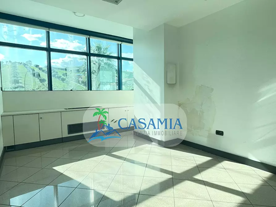 Immagine 11 di Ufficio in affitto  a San Benedetto Del Tronto