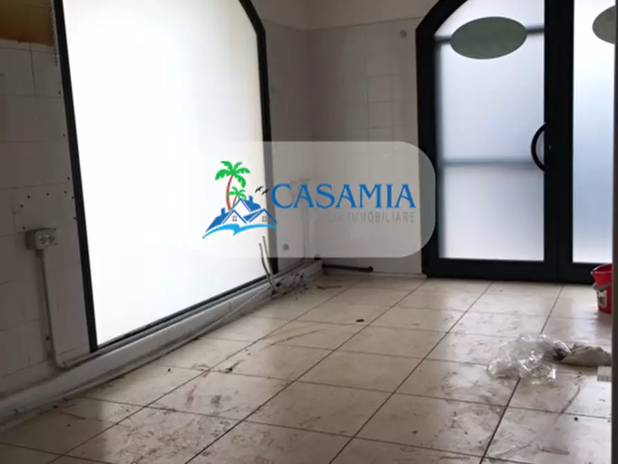 Immagine 5 di Locale commerciale in vendita  a San Benedetto Del Tronto