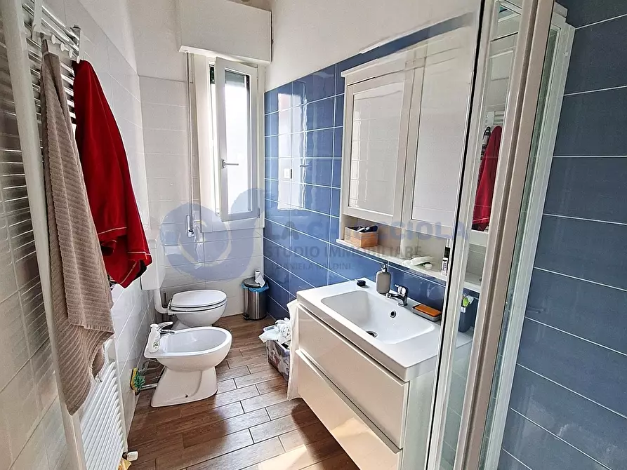 Immagine 28 di Trilocale in affitto  in VIA RANZANI a Bologna