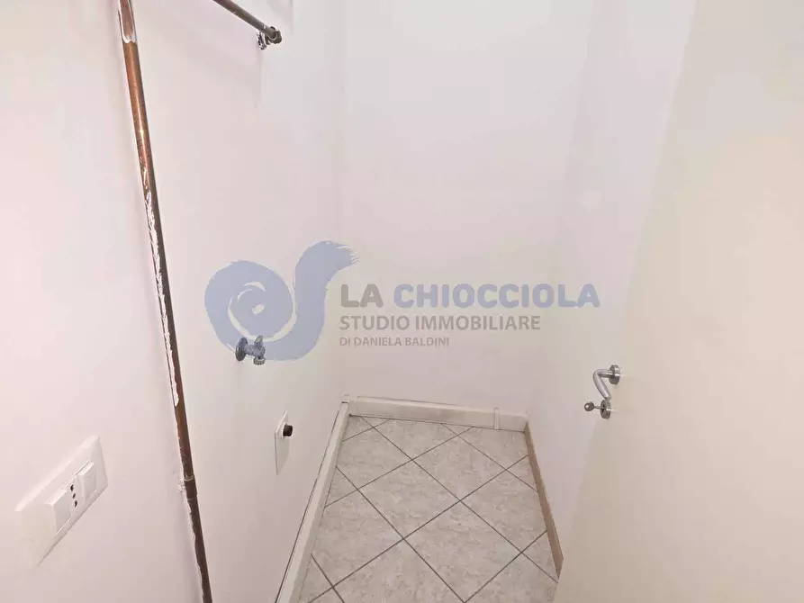 Immagine 13 di Ufficio in vendita  a Bologna