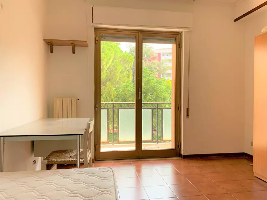 Immagine 2 di Stanza singola in affitto  a Catanzaro