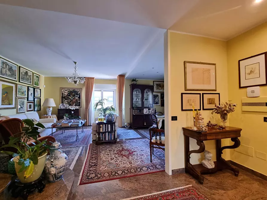 Immagine 2 di Casa bifamiliare in vendita  in Via Ugo Ortona 67 a Catanzaro