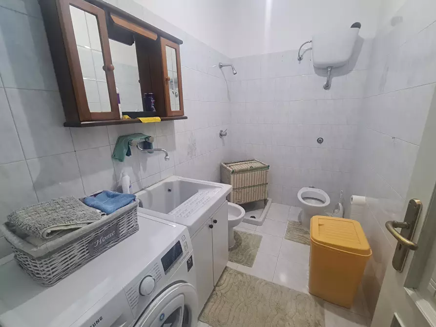 Immagine 13 di Pentalocale in vendita  a Simeri Crichi