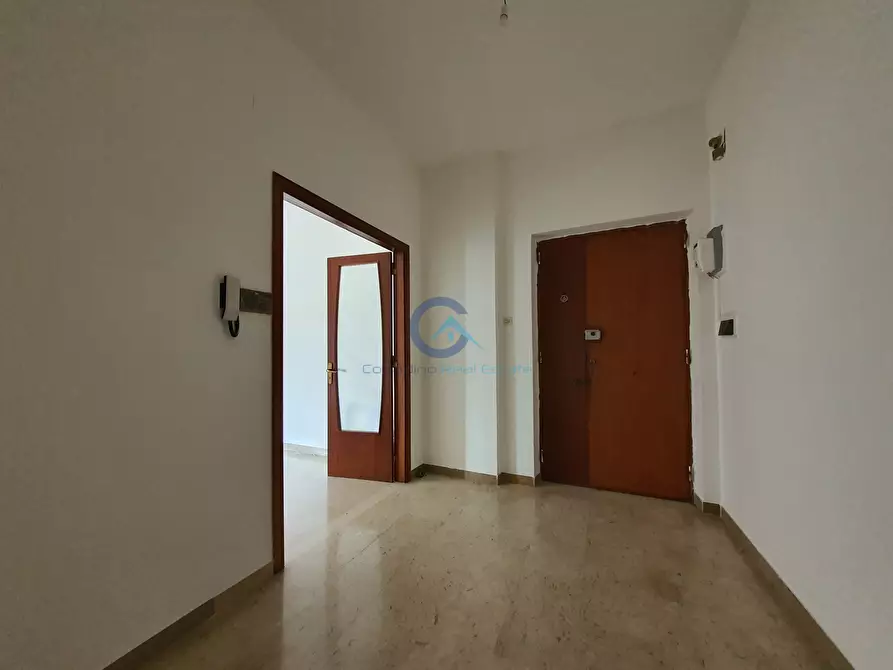 Immagine 14 di Trilocale in affitto  a Catanzaro