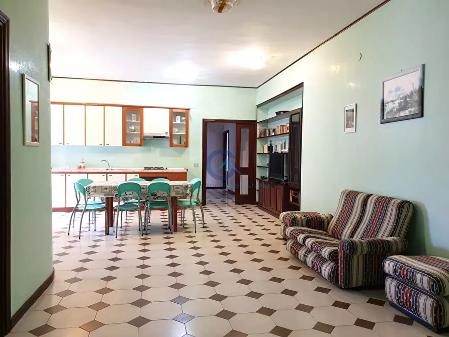 Immagine 25 di Pentalocale in affitto  a Catanzaro