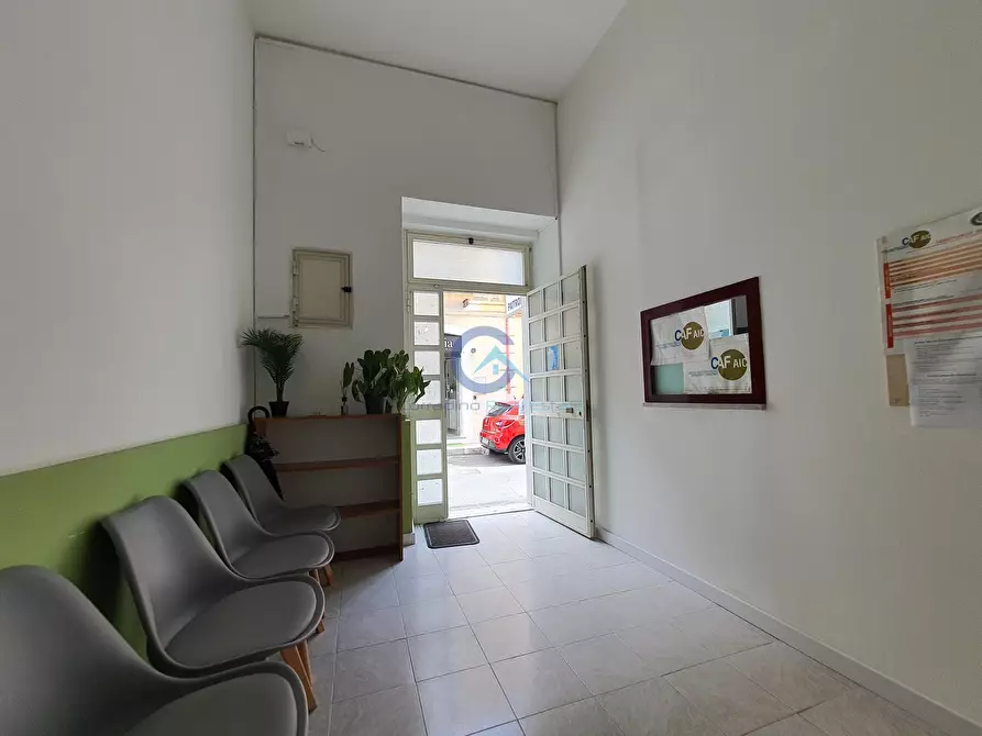 Immagine 11 di Ufficio in affitto  in via tommaso gulli 1 a Catanzaro