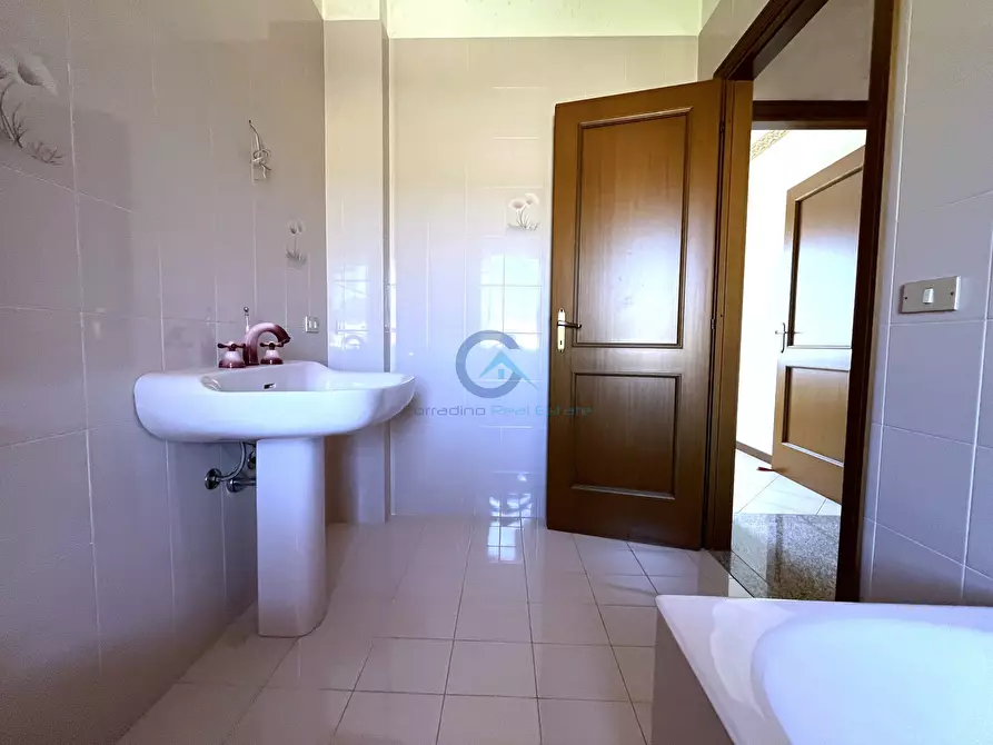 Immagine 19 di Casa bifamiliare in vendita  in Via delle Rose 17 a Soverato