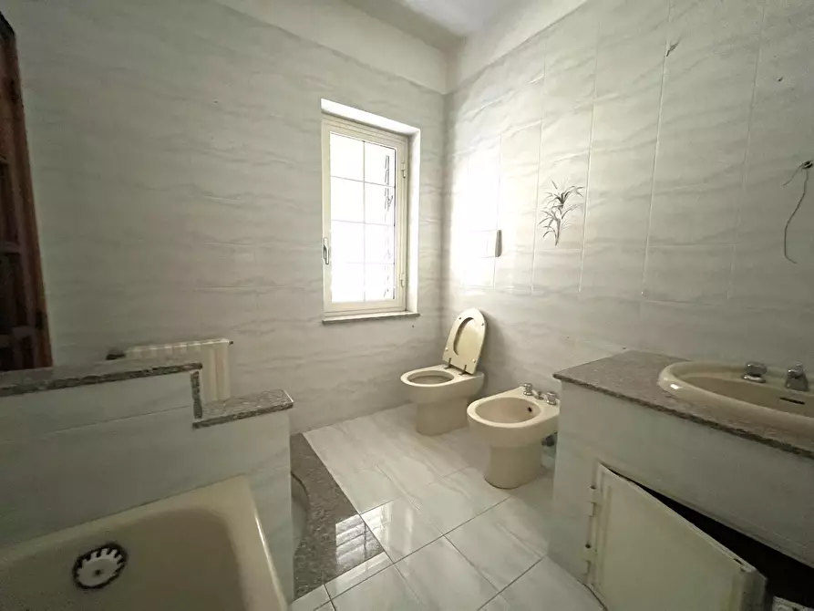 Immagine 10 di Pentalocale in affitto  a Catanzaro