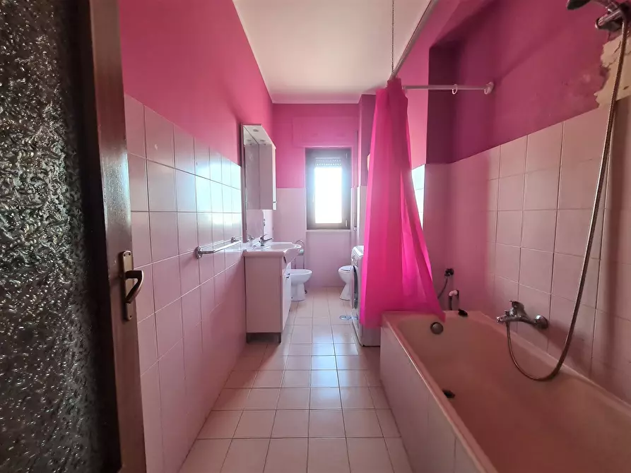 Immagine 8 di Stanza singola in affitto  a Catanzaro