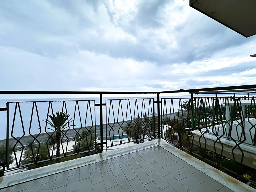 Immagine 17 di Quadrilocale in vendita  in Via Lungomare Stefano Pugliese 57 a Catanzaro