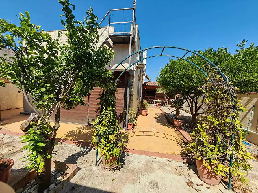 Immagine 42 di Villa in vendita  in Via Perseo a Siracusa