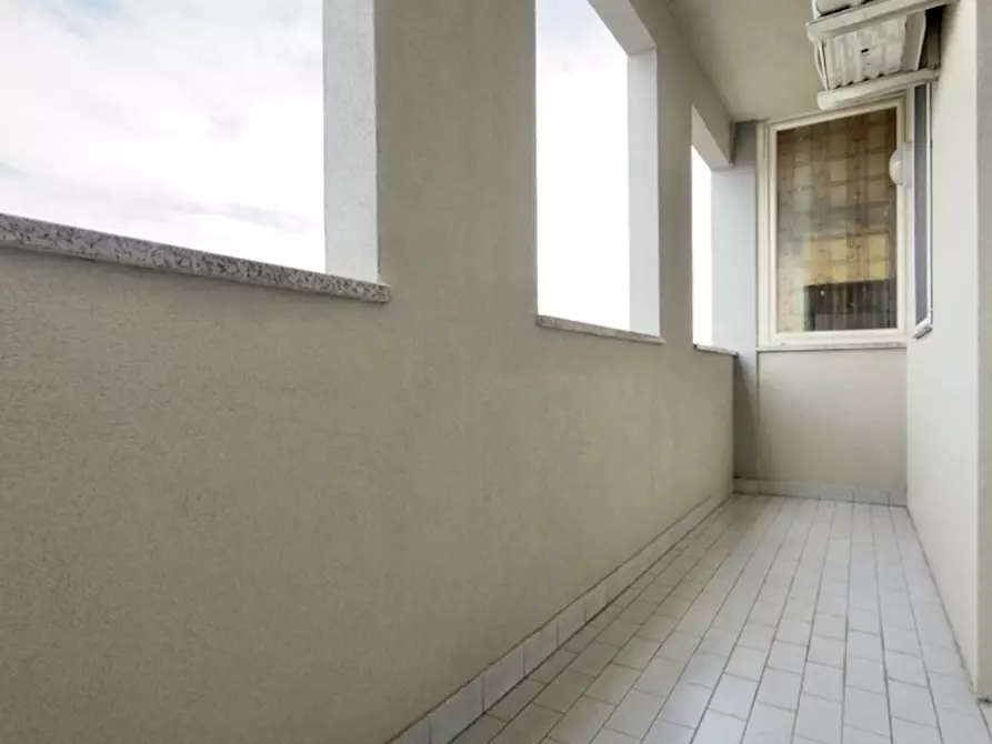 Immagine 10 di Bilocale in vendita  in Via della Presolana 44 a Brescia