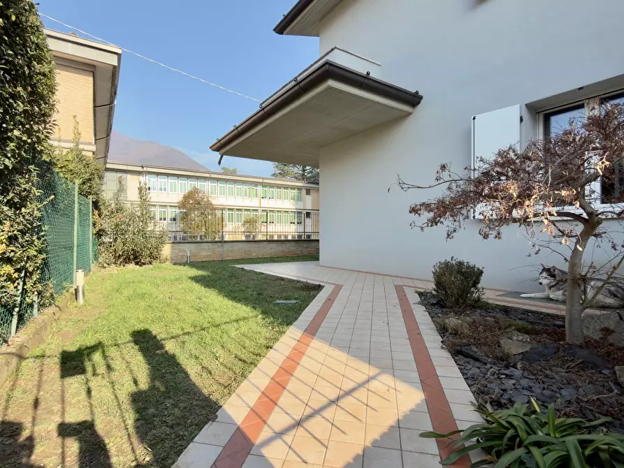 Immagine 1 di Villetta a schiera in vendita  in Via della Fonte a Nave