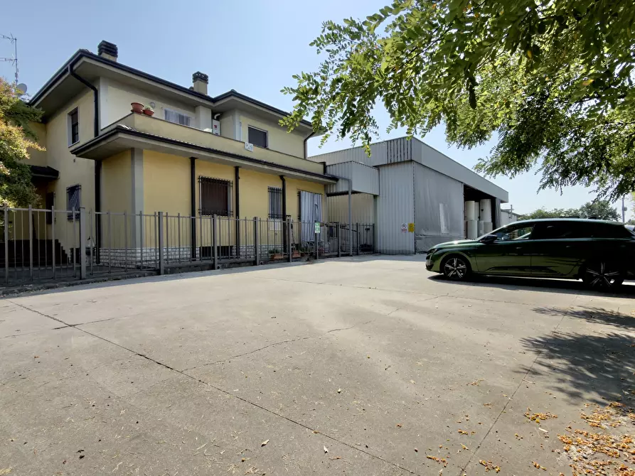 Immagine 12 di Attività artigianale in vendita  in SP23 80A a Montirone