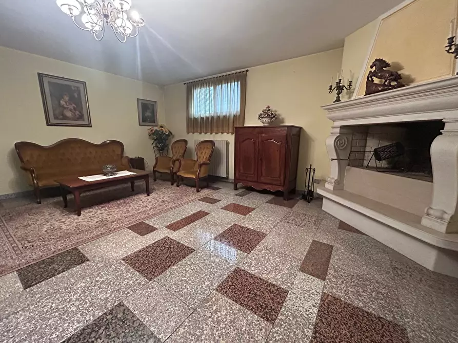 Immagine 26 di Villa in vendita  in via prati 13 a Rezzato