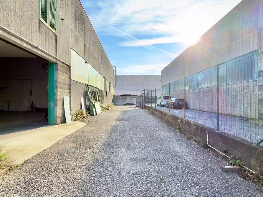 Immagine 2 di Attività artigianale in vendita  in Via Galileo Ferraris a Gussago