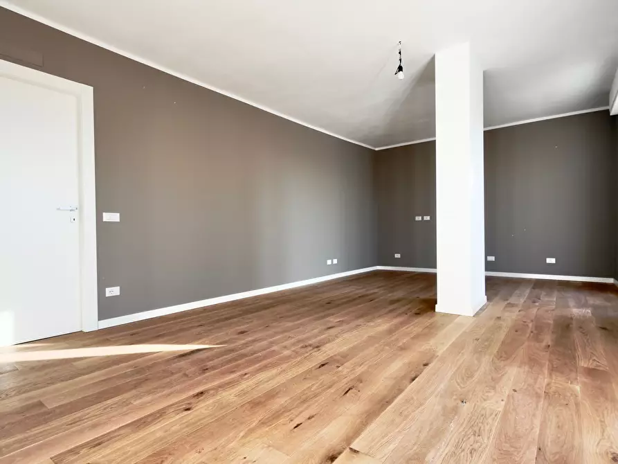 Immagine 5 di Quadrilocale in vendita  in Via Rossetti a Brescia