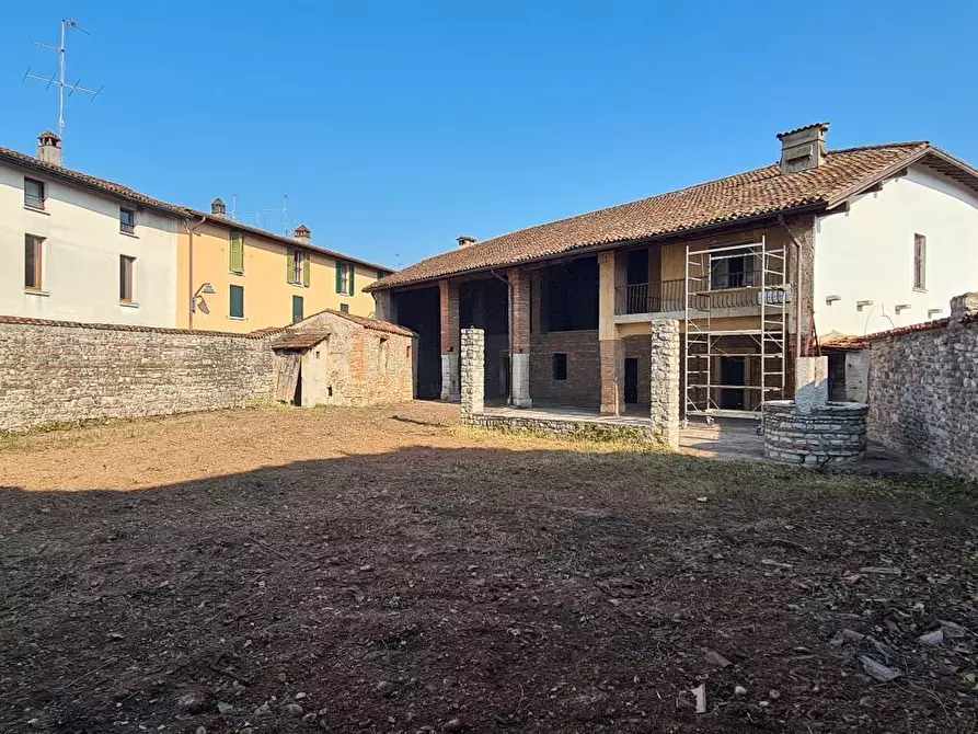 Immagine 8 di Rustico / casale in vendita  in Via Santissima 27 a Borgosatollo