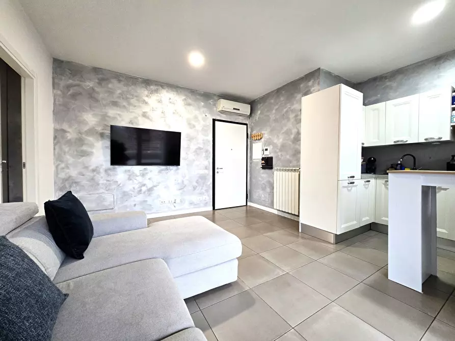 Immagine 9 di Bilocale in vendita  in Via Guglielmo Petroni 38 a Roma