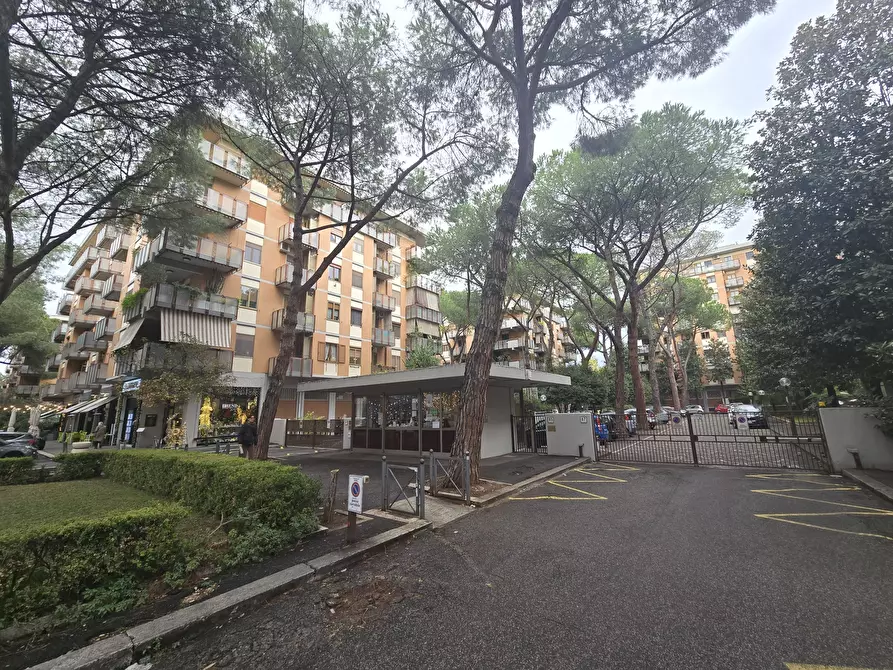 Immagine 1 di Magazzino in vendita  in Via Alessio Baldovinetti 83 a Roma