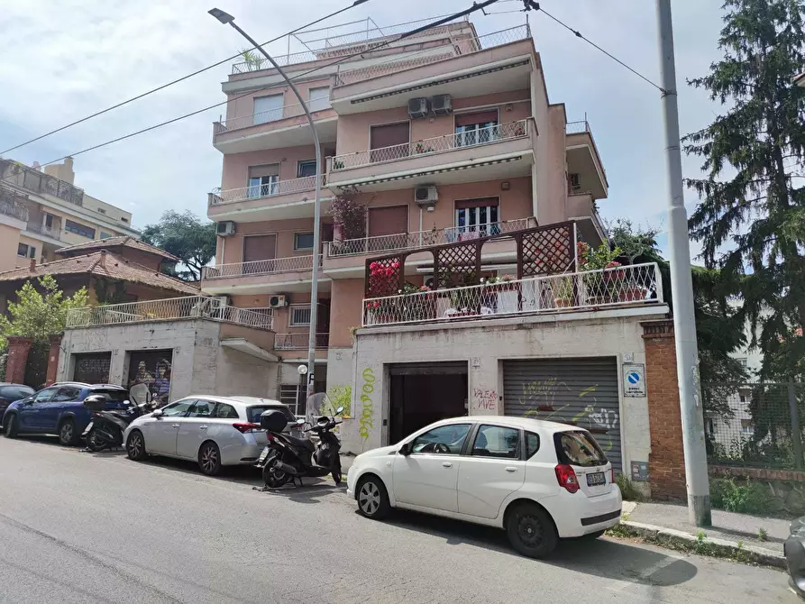 Immagine 2 di Garage in affitto  in Viale Carnaro 49 a Roma