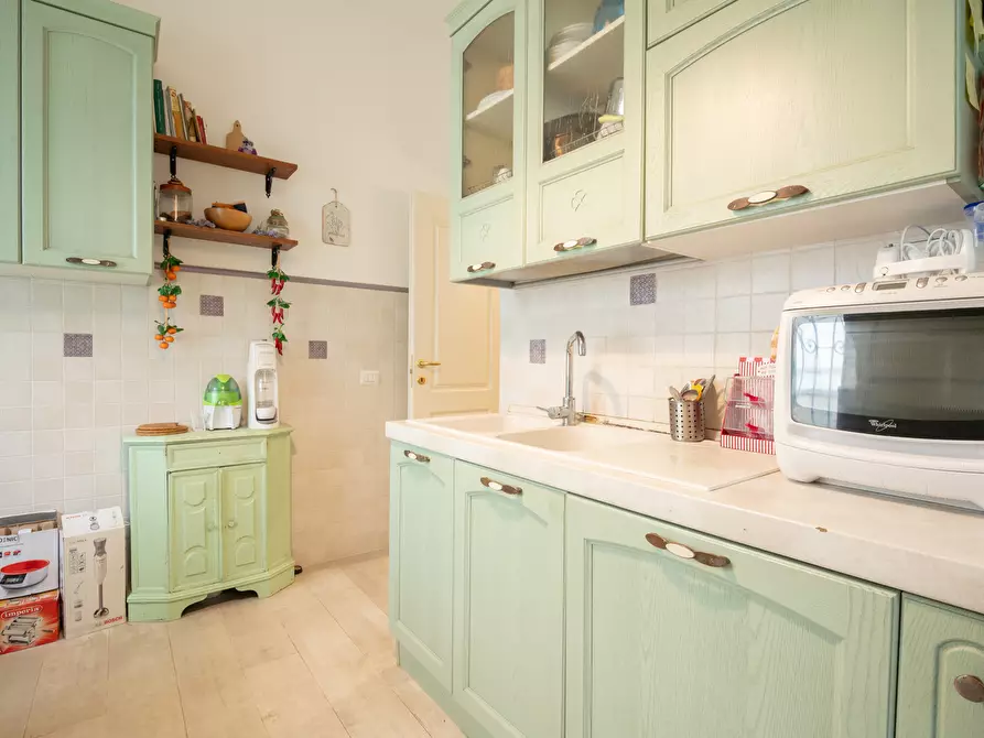 Immagine 24 di Pentalocale in vendita  in Via Nerola 16 a Roma