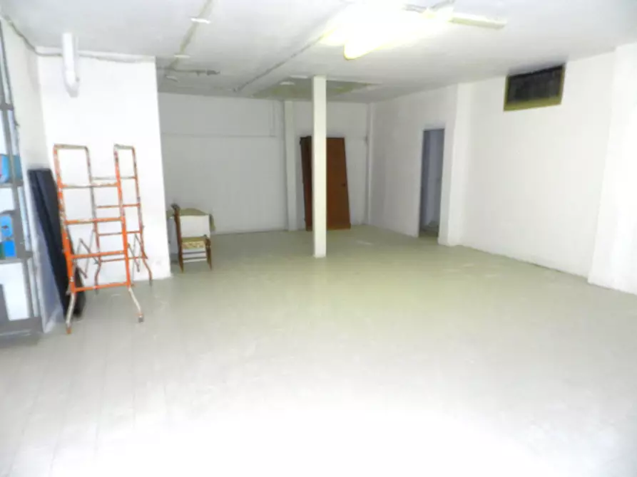 Immagine 27 di Palazzo in vendita  in Via degli Abeti 29 a Roma