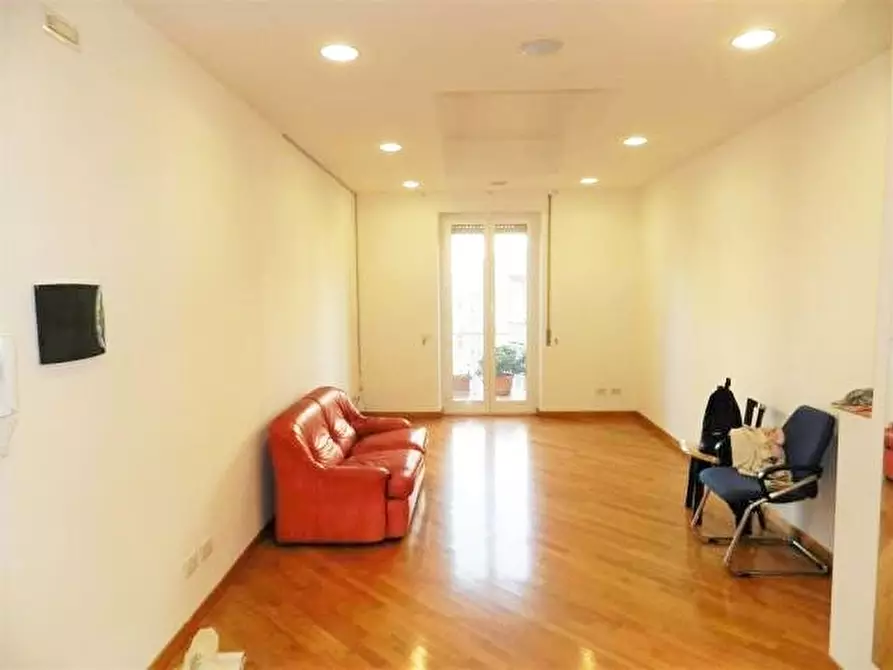 Immagine 3 di Trilocale in affitto  in via Tripolitania a Roma