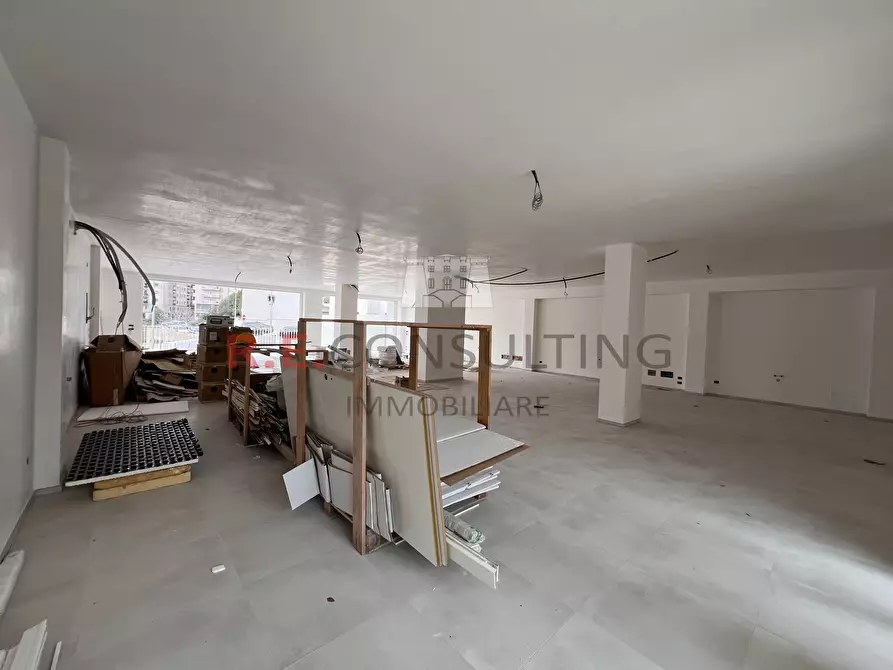 Immagine 4 di Attività commerciale in vendita  in Via Giuseppe Toniolo 4P a Martina Franca