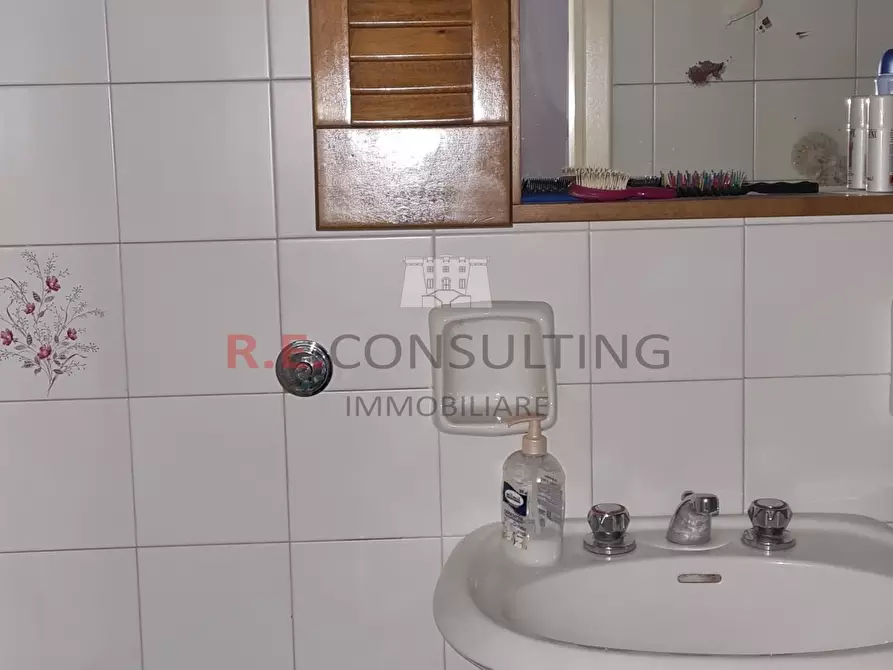 Immagine 5 di Bilocale in vendita  in Vicolo II Votano 38 a Martina Franca