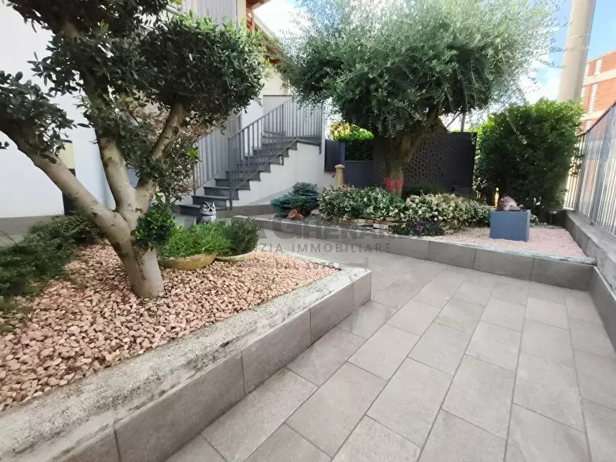 Immagine 9 di Bilocale in vendita  in Via G. Mazzini 1/b a Ponte San Pietro