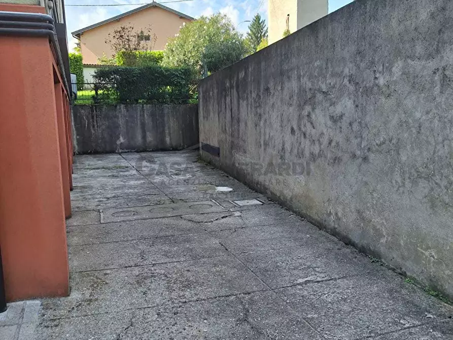 Immagine 6 di Garage in vendita  in Via Michelangelo Buonarroti 14 a Ponte San Pietro