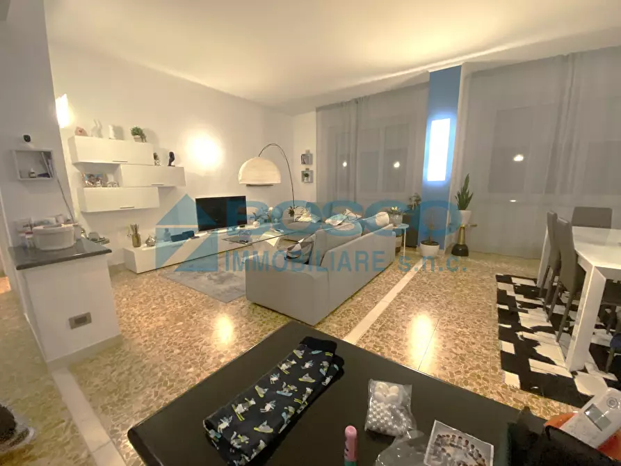 Immagine 6 di Pentalocale in vendita  in Via Emanuele Gianturco a La Spezia