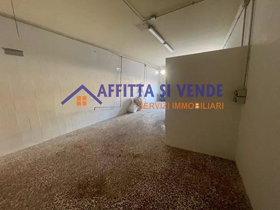 Immagine 4 di Attività artigianale in affitto  in Via Polonia 3 a Siracusa