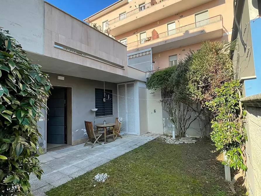 Immagine 1 di Bilocale in vendita  a Pescara