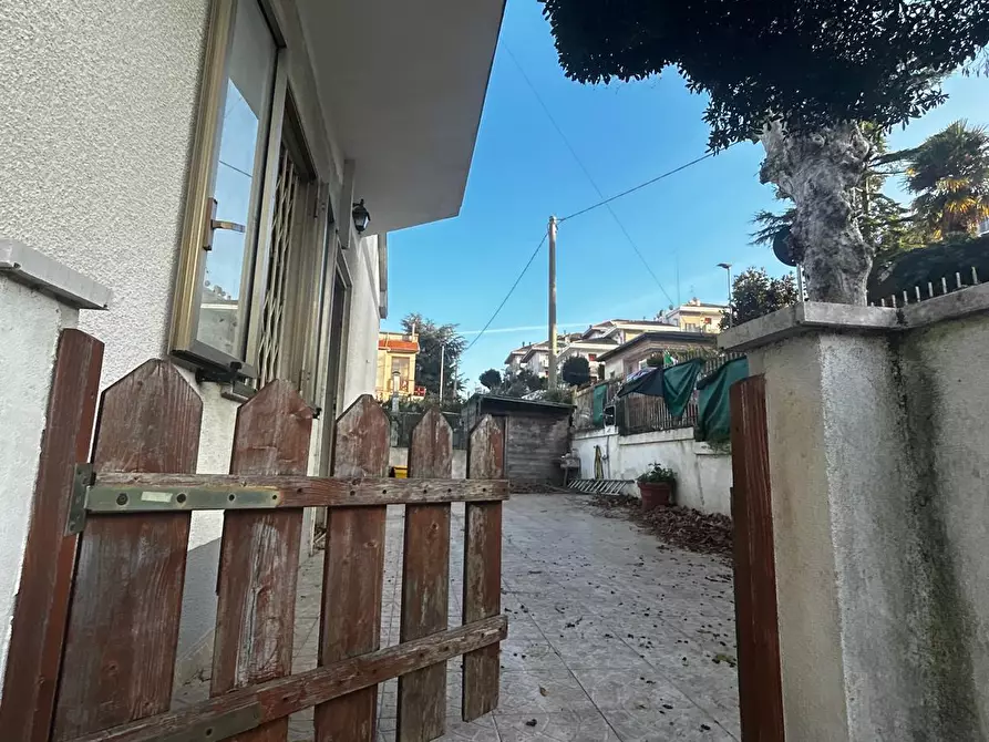 Immagine 2 di Casa bifamiliare in vendita  a Pescara