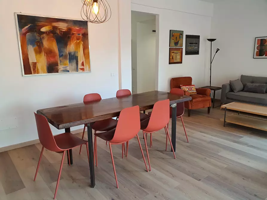 Immagine 21 di Trilocale in vendita  a Rapallo